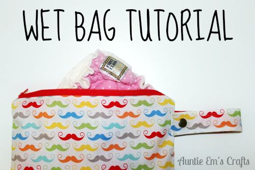 DIY Wet Bag by AuntieEmsCrafts.com. These are great for inside your diaper bag!