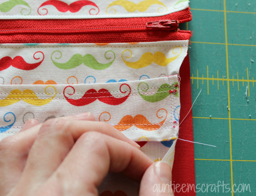 DIY Wet Bag by AuntieEmsCrafts.com. These are great for inside your diaper bag!