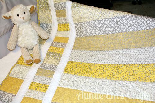 Quilt and mug rug Ideas for yellow and gray fabric | AuntieEmCrafts.com