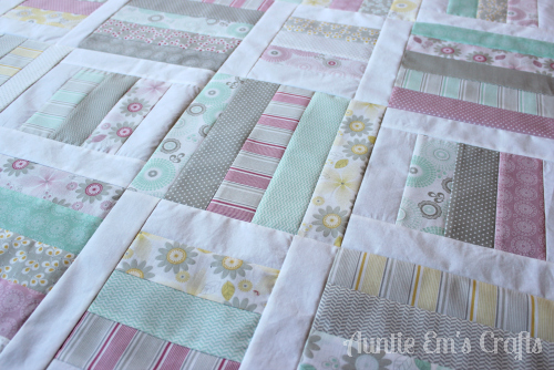 Jaybird Quilts Radio Way pattern with Riley Blake's Willow Fabrics. Made with a layer cake!  | AuntieEmsCrafts.com