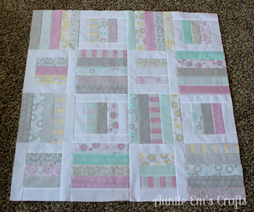 Jaybird Quilts Radio Way pattern with Riley Blake's Willow Fabrics. Made with a layer cake!  | AuntieEmsCrafts.com