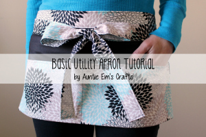 Basic Utility Apron Tutorial by AuntieEmsCrafts.com. This would be great to use at the farmer's market!