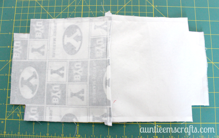 Maxi Pad and Pantiliner Zippered Pouch Tutorial | AuntieEmsCrafts.com