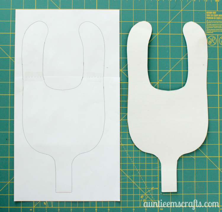 Free Binky Bib Pattern and Tutorial by AuntieEmsCrafts.com