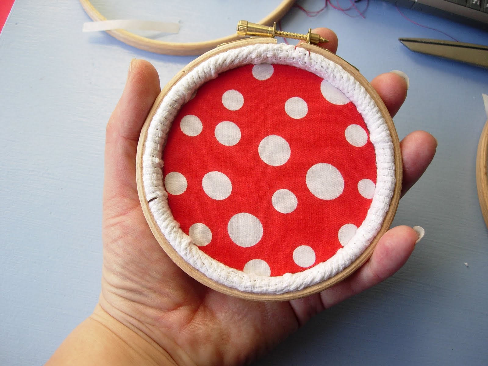 How to frame your embroidery in a hoop, Copyright 2010 Maximum Rabbit Designs