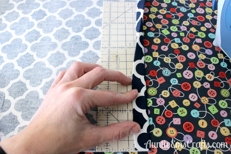 Grocery Bag Holder Tutorial & Clover Giveaway | AuntieEmsCrafts.com 