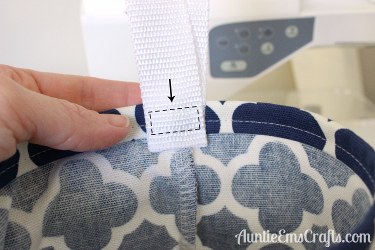 Grocery Bag Holder Tutorial & Clover Giveaway | AuntieEmsCrafts.com 