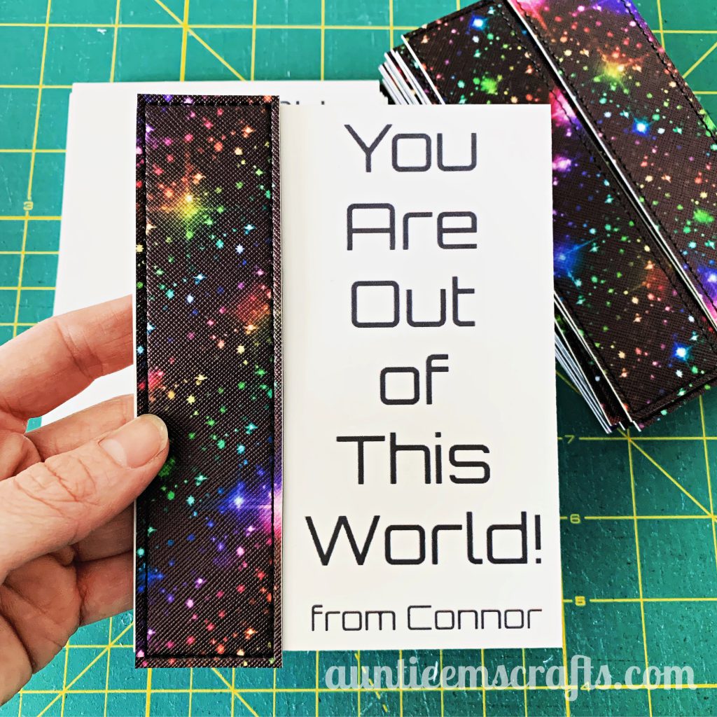 Free In The Hoop Bookmark | Auntie Em's Crafts